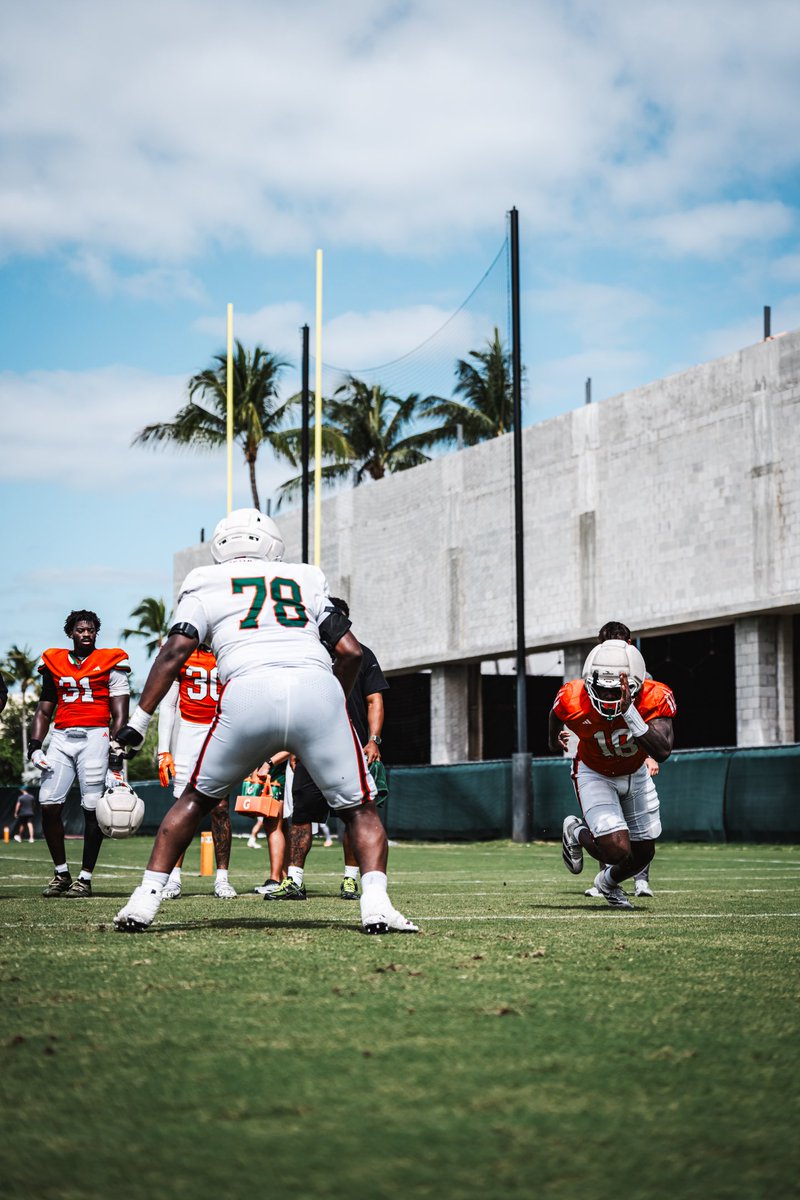 Valentiauntrell Kennedy Blount tweet media