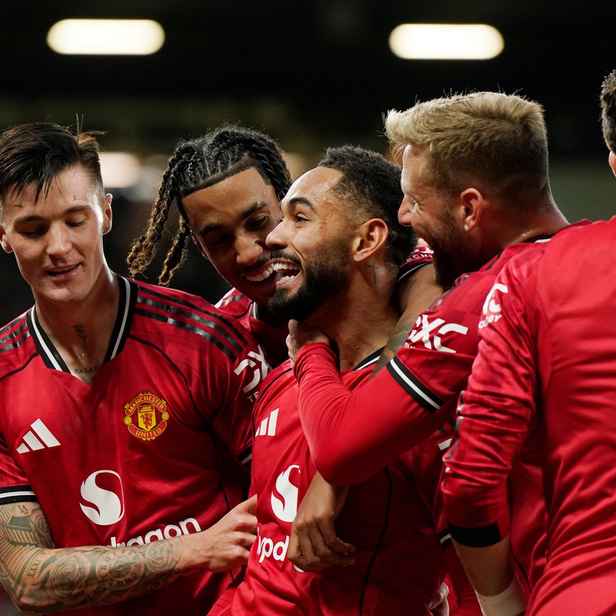 centredevils. tweet media