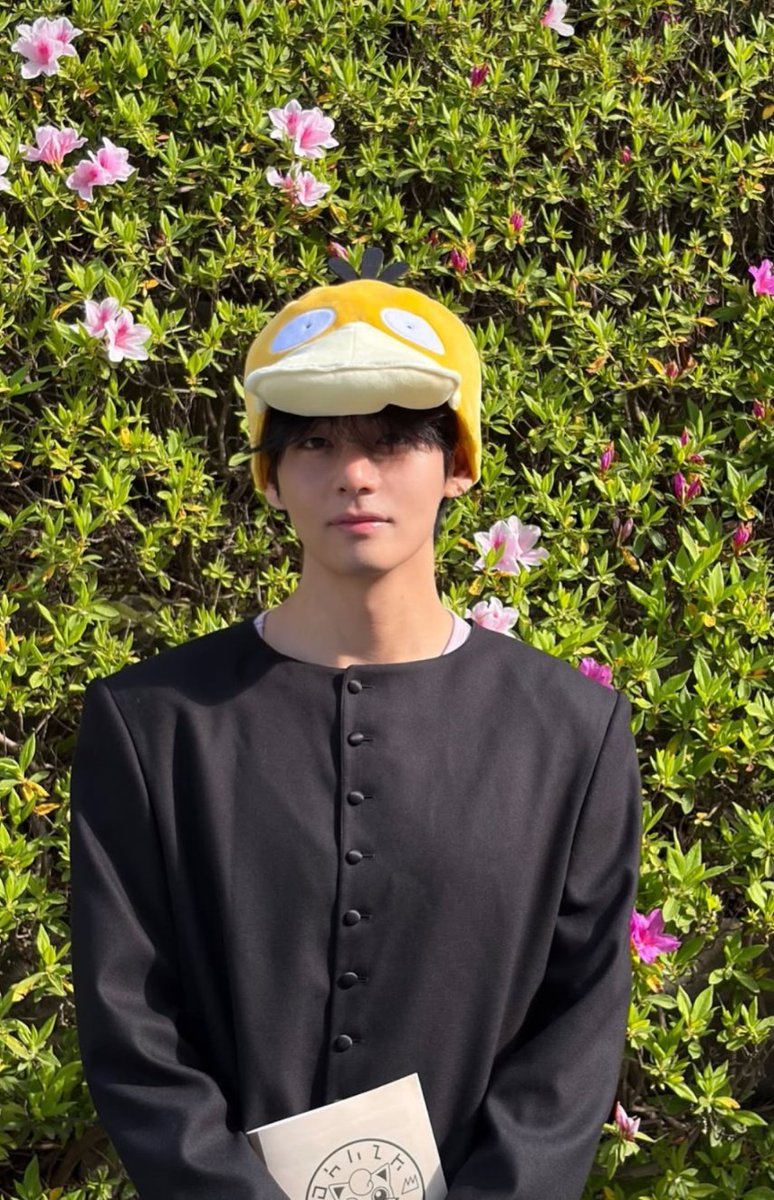 EHEH_kmt's tweet image. おはよございます。今日は全国的にアミは晴れです。しばらく軽やかな気持ちで頑張れるでしょう。皆さん行ってらっしゃい。行ってきます

#BTSV #キムテヒョン #thv
#テテ #V'  #김태형 #KIMTAEHYUNG