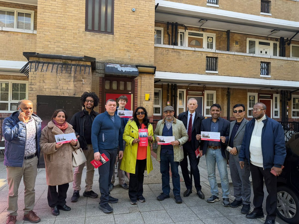 CllrSirajIslam's tweet image. Sunny Sunday in Limehouse for @DavidJEdgar Lots of support for me &amp;amp; David. Limehouse residents are boarding the 7th May #change train. Thank you to all our great volunteers.