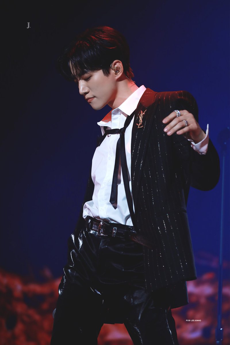 잊모닝 💛 

주말은 
잘 보냈어!

심란한 
밤이 지나고
맞이한 월요일 

생각이 많아
잠을 못 자 피곤

사담;친한동생 남편이 
갑자기 하늘의 별이 됨

건강이 최고라는 말이
가슴에 더 와닿아
아픔을 잘 극복하고
잘 이겨냈으면 

모두 아프지않길...

#이준호 #LEEJUNHO 
#O3collective #O3CLTV