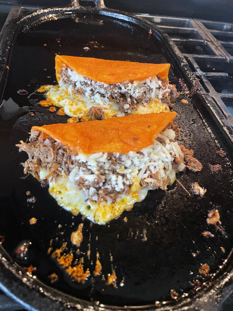 Miranduh tweet media