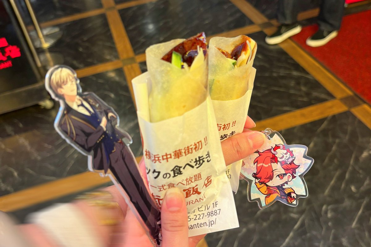 thhss29213's tweet photo. 土日楽しかった〜
とと焼き抽選外れて残念だったけどCRの方達との距離が近くて長時間大変なのに丁寧に接客して頂いたりとすごい頑張ってくれててありがとうございました😊
ほんと楽しい時間を過ごせました😄 https://t.co/ScHccap8Fi