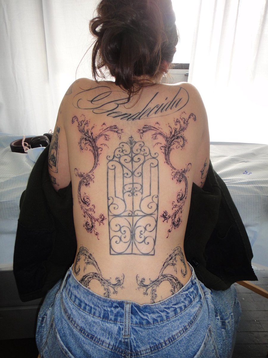 jojcap's tweet photo. backpiece complete https://t.co/6pnXxQ6IOP