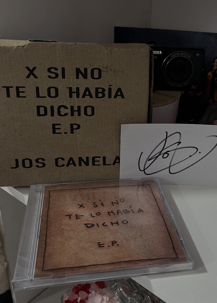 Vaniaggr's tweet photo. Lo bonito que es este EP♡ @JosDice https://t.co/6QdaMn3HZN
