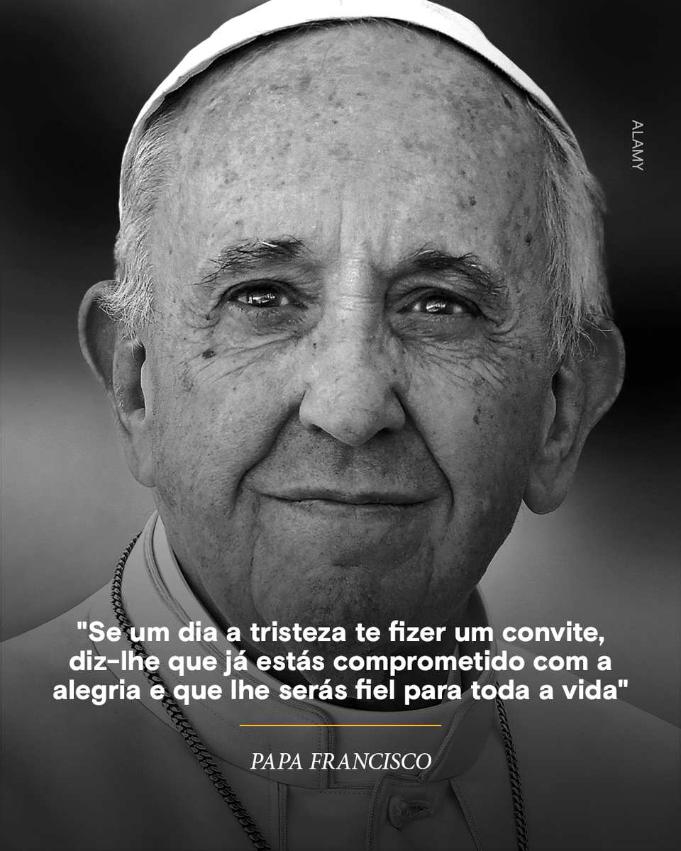 CanalHistory's tweet photo. #HojeNaHistória No dia 21 de abril de 2025 faleceu, aos 88 anos, Papa Francisco, líder da Igreja Católica desde 2013.​

Nascido em Buenos Aires, Jorge Mario Bergoglio, foi o primeiro papa sul-americano e também o primeiro membro da Companhia de Jesus a assumir o pontificado.​

Ele foi eleito papa após a renúncia de Bento XVI, tornando-se o 266º pontífice da Igreja Católica. Durante seu papado, buscou implementar mudanças administrativas no Vaticano e destacou pautas relacionadas a questões sociais, meio ambiente e diálogo inter-religioso.​

De acordo com o Vaticano, a causa da morte foi um acidente vascular cerebral (AVC), seguido de insuficiência cardíaca irreversível.​

Sua trajetória marcou um período de transformações e debates dentro da Igreja, além de ampliar a presença do papado em discussões globais contemporâneas.​

#PapaFrancisco #Vaticano