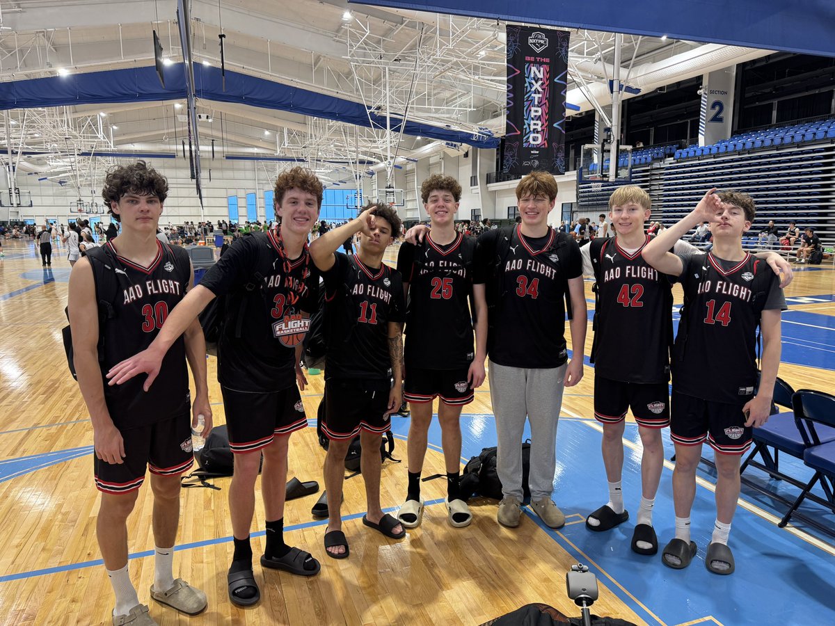 coachmatt_aao's tweet photo. 4-0 this weekend at Session 4: KCK for the @PRO16League! @CooperDuerr2027 and @RomanS2310 getting the chain twice each! Roman averaged 11pts and 10.3reb on the weekend with a 25.9 eff rating. Coop averaged 21.8pts and 5.8reb shooting 40+% from 3 with a 28.5 eff rating! https://t.co/bqzoM1jFdc