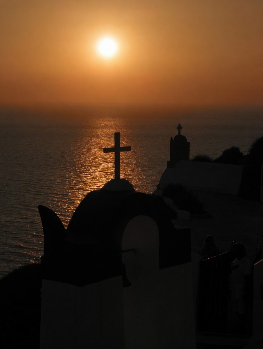 Guissepie31393's tweet image. This sunset brought to us by,

   #sunset  #Santorini  #church 

                Santorini, Greece

                 Credit: griffo_46