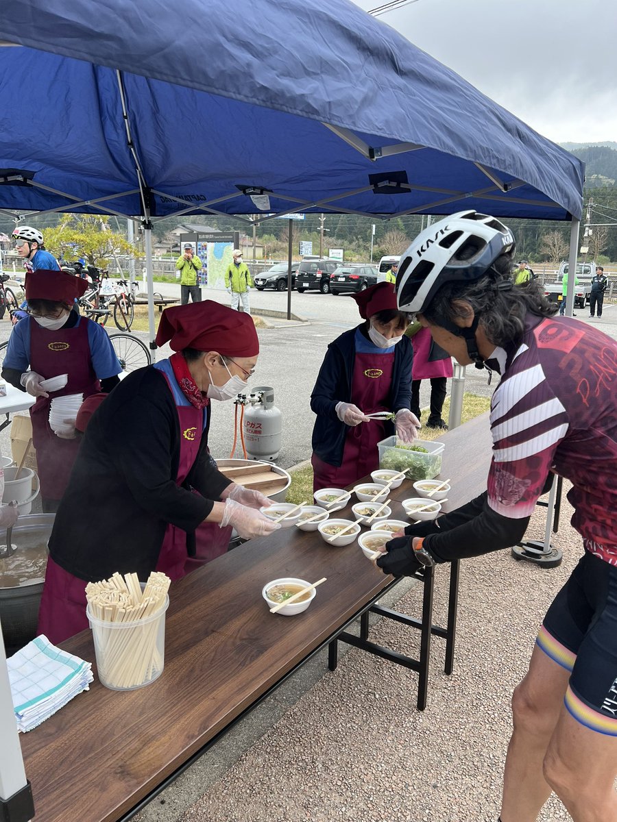okaky's tweet photo. 昨日は年一の恒例行事になってきた、富山湾岸サイクリングの180kmコースへ！
.
イベント中、なかなか立山連峰を見ることはできなかけど、大会関係者の皆様のお陰で、とっても楽しく走ることができました！今年もありがとうございま��た！！
.
#富山湾岸サイクリング
#ナショナルサイクルルート
#富山 https://t.co/j3FA8bBM42