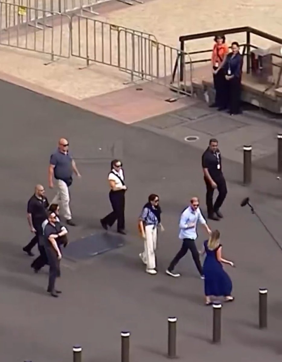 Lynda_The_Mundane tweet media