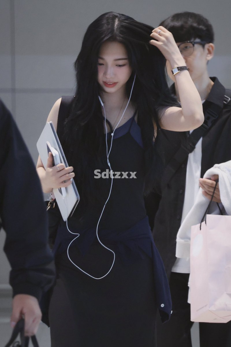 katarinabluu4k's tweet image. 250910 ICN

#aespa #æspa #에스파 
#KARINA #카리나 #カリナ