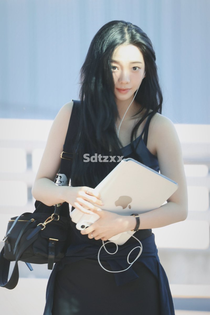 katarinabluu4k's tweet image. 250910 ICN

#aespa #æspa #에스파 
#KARINA #카리나 #カリナ