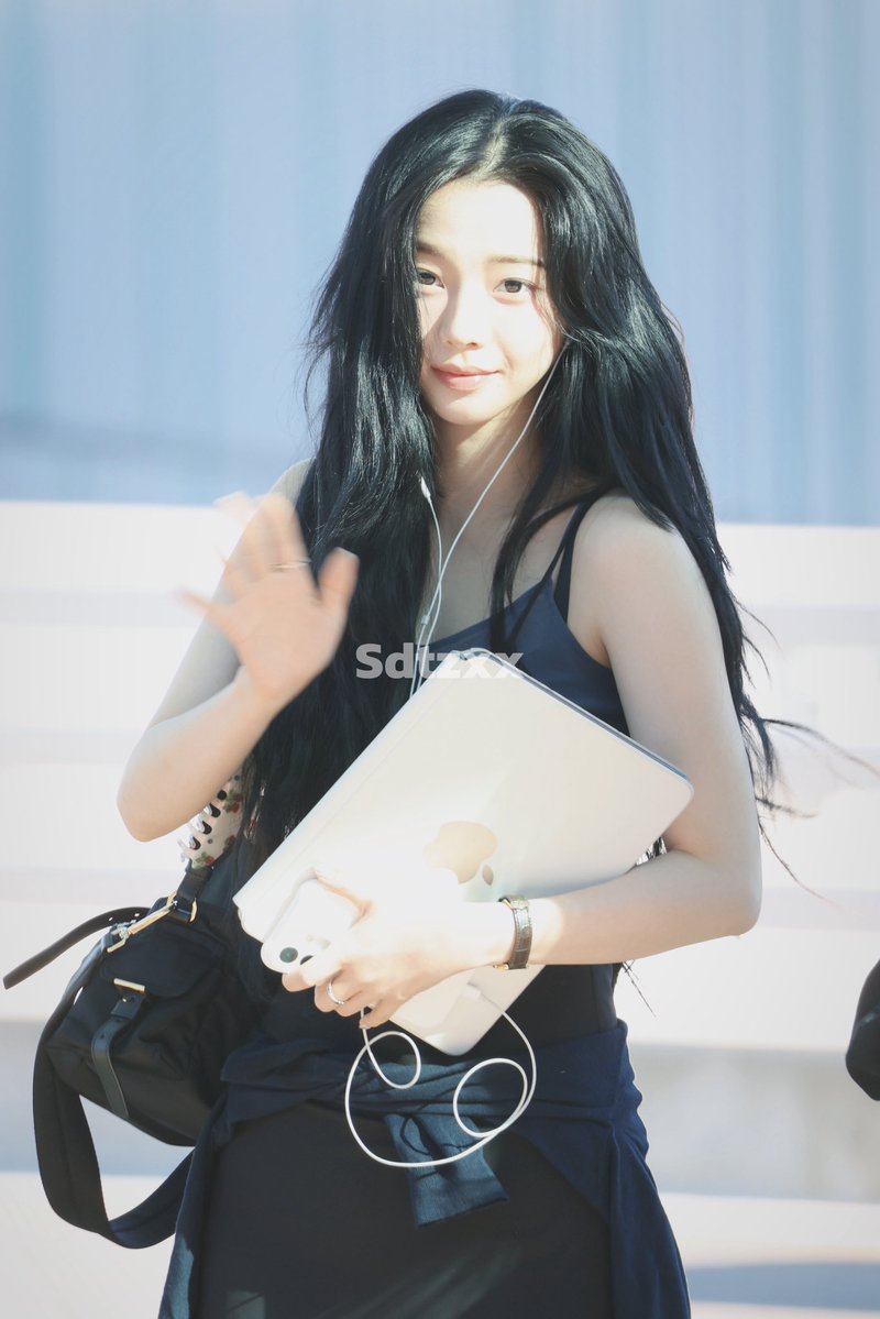 katarinabluu4k's tweet image. 250910 ICN

#aespa #æspa #에스파 
#KARINA #카리나 #カリナ