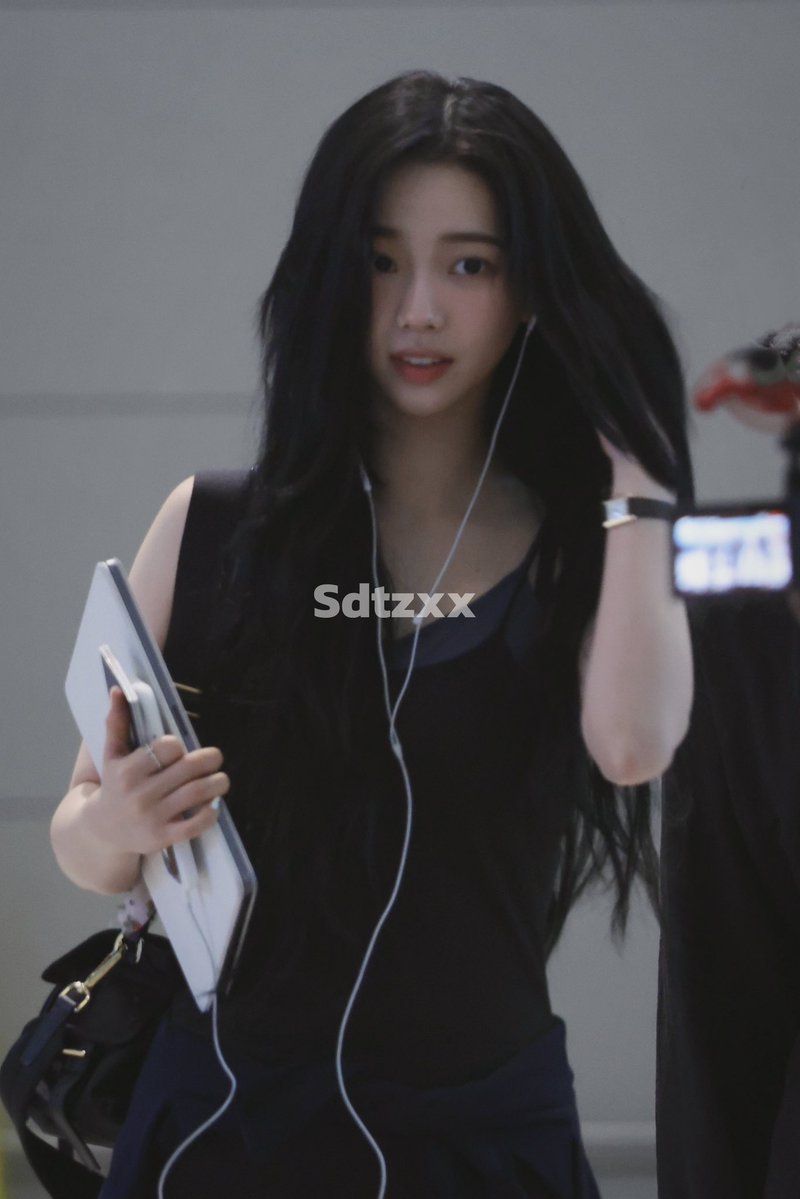 katarinabluu4k's tweet image. 250910 ICN

#aespa #æspa #에스파 
#KARINA #카리나 #カリナ