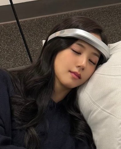 tofi 𝜗𝜚 tweet media