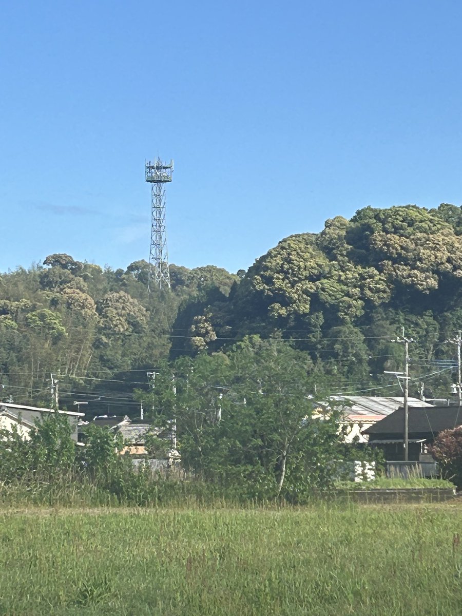 皆さま
おはようございます

天のミクニャンも
シロニャンもまだ寝てる
ナナニャンもおはよう☆
気温17度、青空が
広がった薩摩川内市

どなた様もお仕事
頑張って

ハッピーかつ平穏な
日になりますように
7時45分の空＆風景

#朝空
#アサソラ
#青空
#ラジオネーム🌼
#こみたん東郷聖子