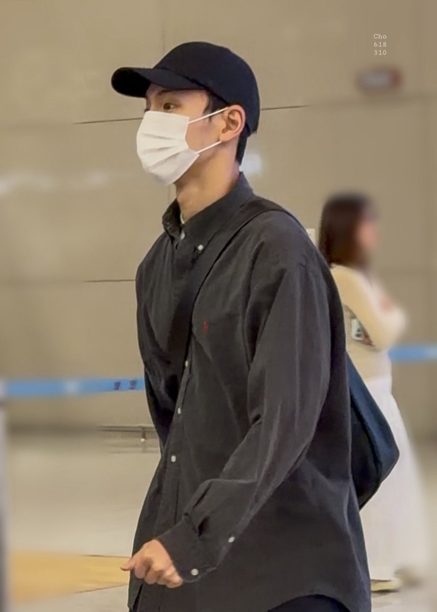 Cho_618310's tweet photo. 260420 ICN 입국

손 좀 볼 사람 ㅜ 

#셔누 #손현우 #몬스타엑스
#SHOWNU #MONSTAX
#ショヌ #モネク #モンスタエックス 
@OfficialMONSTAX https://t.co/k5j1wuVU0h