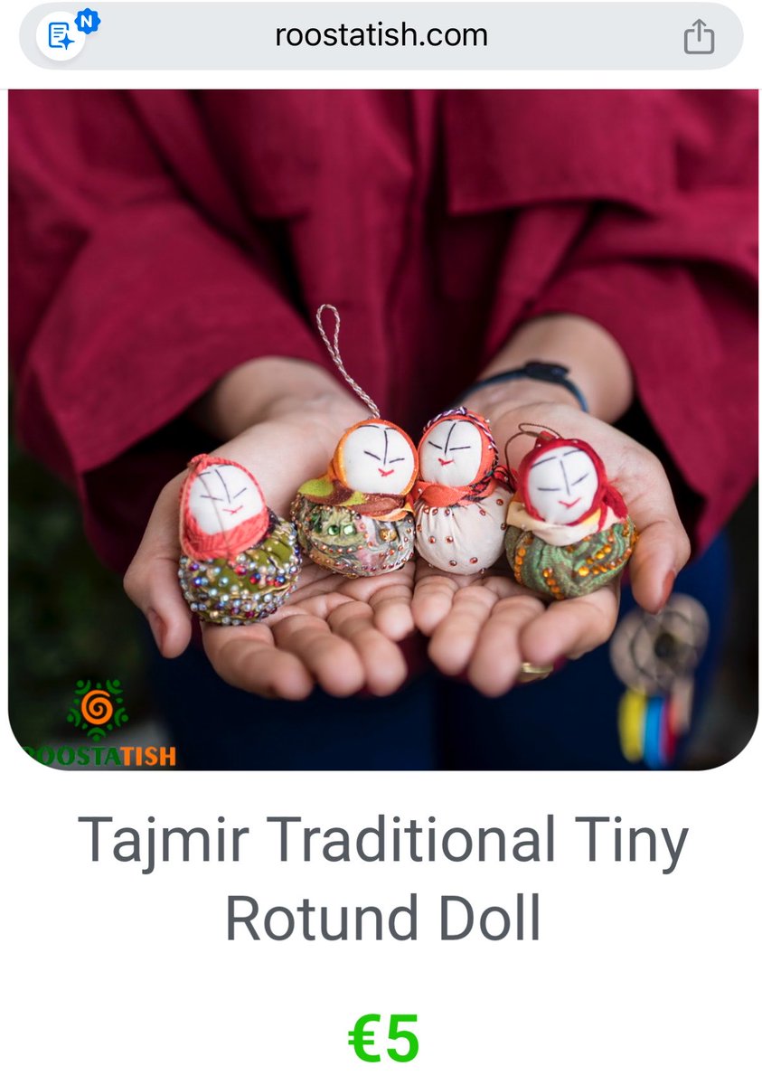 چقدر عروسکا و اسماشون خلاقانه‌س. اون کوچیک‌ها برای اورنامنت درخت کریسمس خیلی ایده‌ی خوبین.