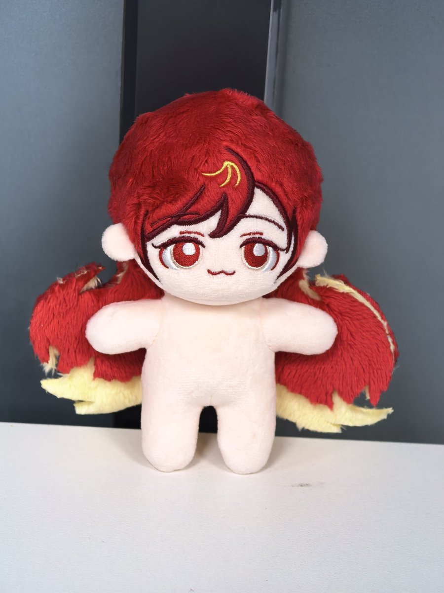 doll18412462's tweet image. 両面にヘアピースを貼り合わせるので、ヘアスタイルの再現度は100％です。
#stuffed  #plushies