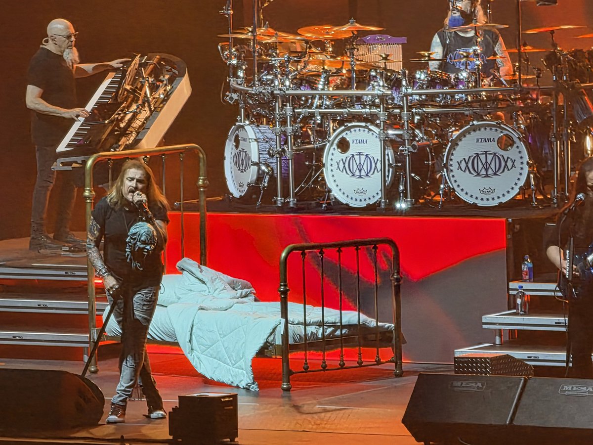 Valkiria ⛧ tweet media