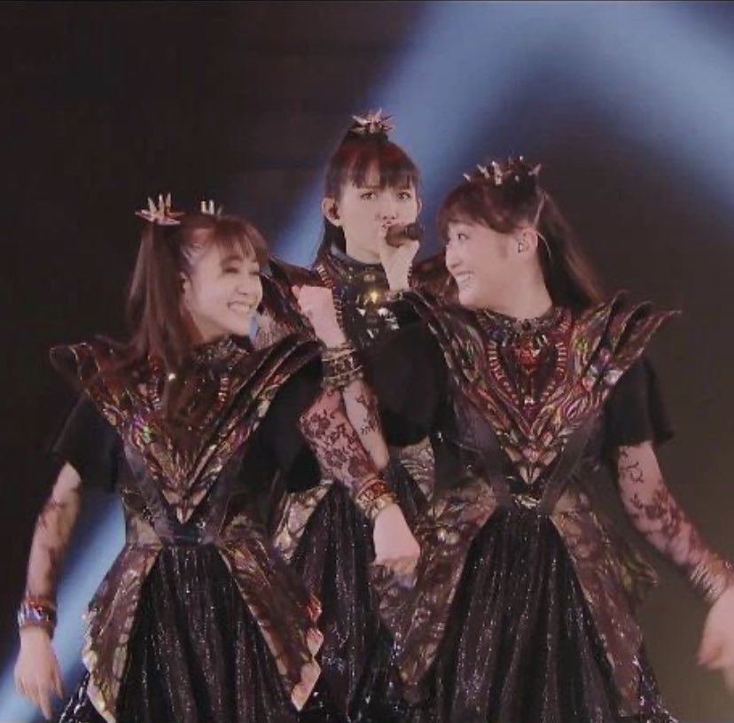 🇨ᴴᴬᴵ⁻ᴷᵁᴺ⁻ᴹᴱᵀᴬᴸ tweet media