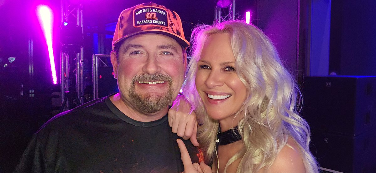 Goldylocksrocks's tweet photo. Great times at @CaesarsSI ! Can't wait to come back!!!
#VoltLounge #GoldylockSBand #CaesarsSouthernIndiana https://t.co/o6o5mQm4Mz