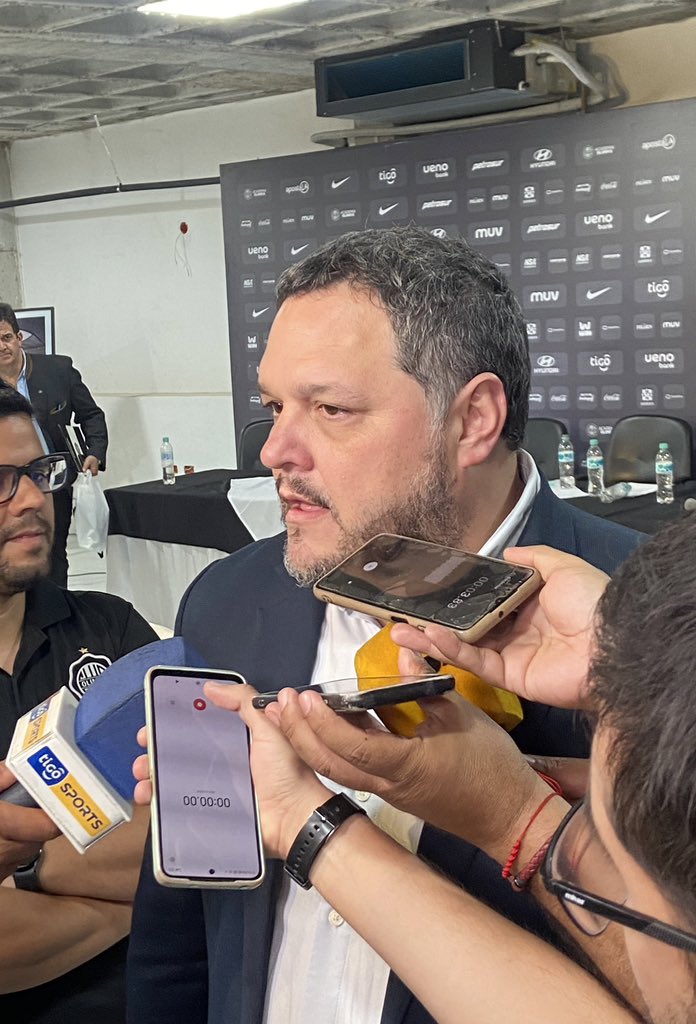 Carlos1990🇵🇾 tweet media