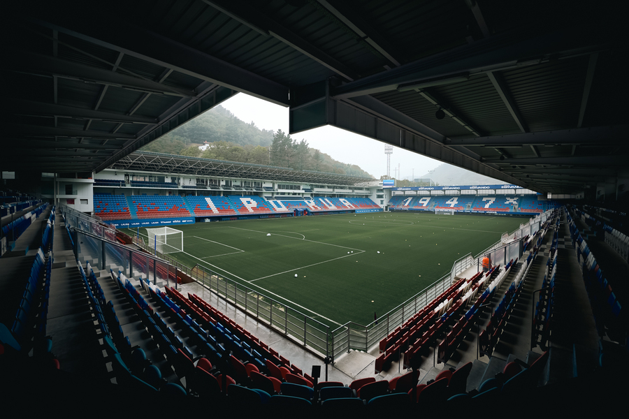 Define fortaleza inexpugnable.

🏰IPURUA 🏰

La <a href="/SDEibar/">SD Eibar</a>, ha sumado en su estadio, más puntos que el total de puntos que tienen 8 equipos de LaligaHypermotion.