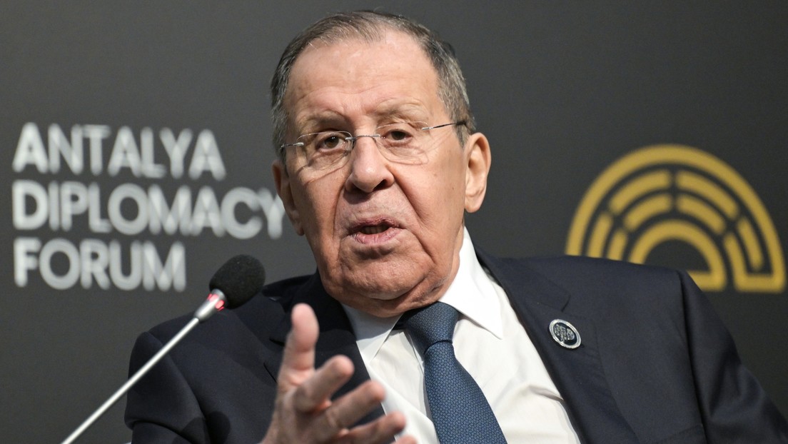 ErgoMxDigital's tweet image. #Internacional 🌐 Lavrov denuncia que Occidente busca convertir a Ucrania en un 'detonante' de una amenaza global. La escalada del conflicto continúa. 🚨 🔗f.mtr.cool/jkxollxofv