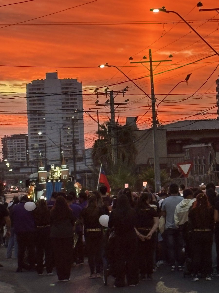 elfranopazo's tweet photo. #Iquique llegada de la imagen de San Antonio desde Italia hasta su casa Iglesia San Antonio de Padua. https://t.co/1tuam0icBe