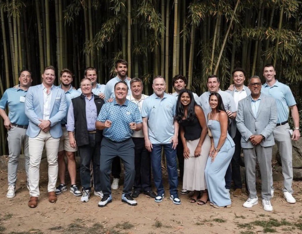 MLFootball's tweet image. PHOTO: New England #Patriots superstar quarterback Drake Maye spent some time with legendary head coach Bill Belichick at UNC this weekend.

👀

The group was having a very good time.

(📸table_nc IG)