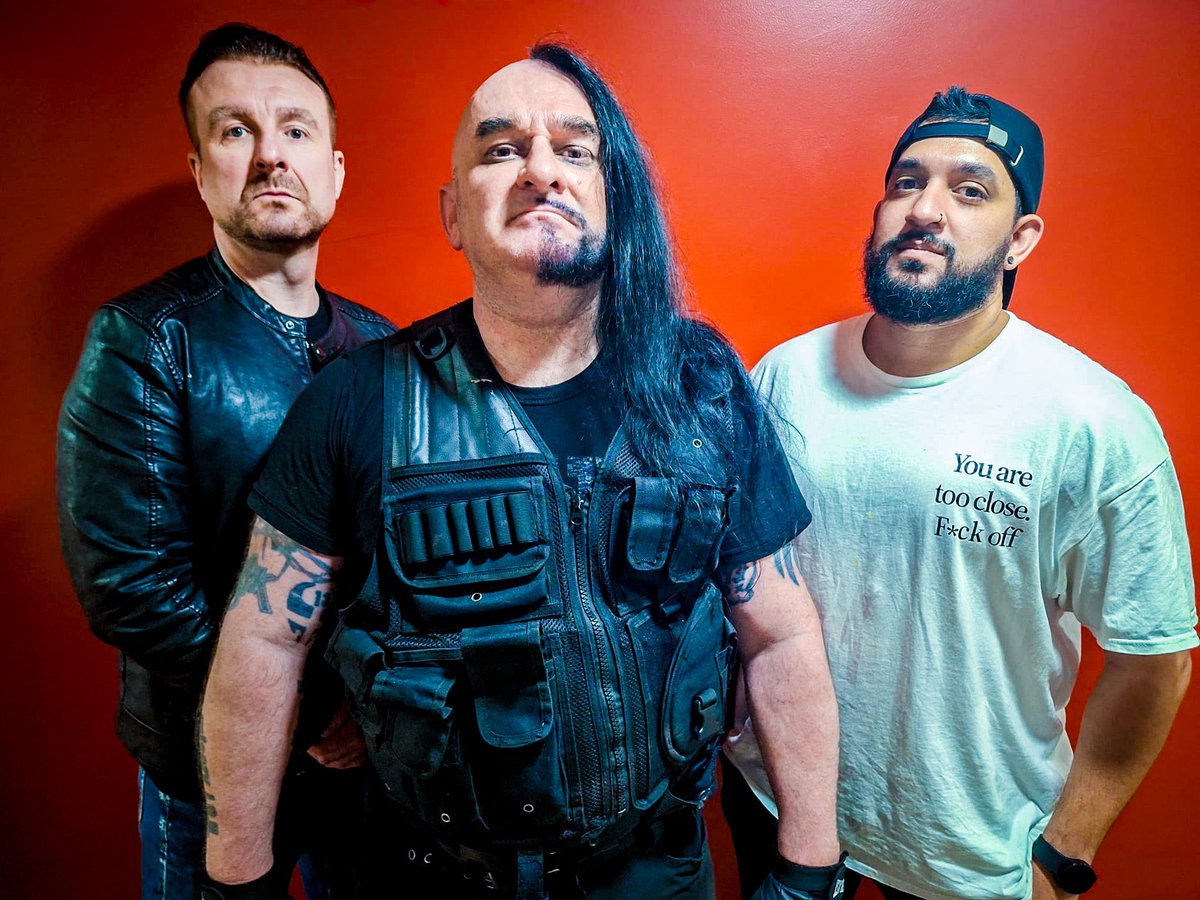 NickJTownsend's tweet image. @WEAK13 // Me To Be
youtu.be/un_p3dVDob8

#rock #punk #indie #metal 
#birmingham &amp;amp; #blackcountry