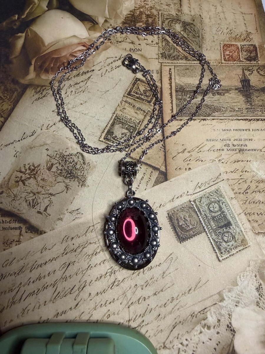 Witschy's tweet image. Oval Dark Amethyst Czech Glass Cabochon vintage inspired locket - 24 Satellite inch chain  witchywoman.etsy.com/listing/449133… #shop #shopping #shopsmall #onlineshopping #jewelry #giftforher #mothersdaygift #giftideas #etsygifts #handmadejewelry #Giftsforher 
#SupportSmallBusiness