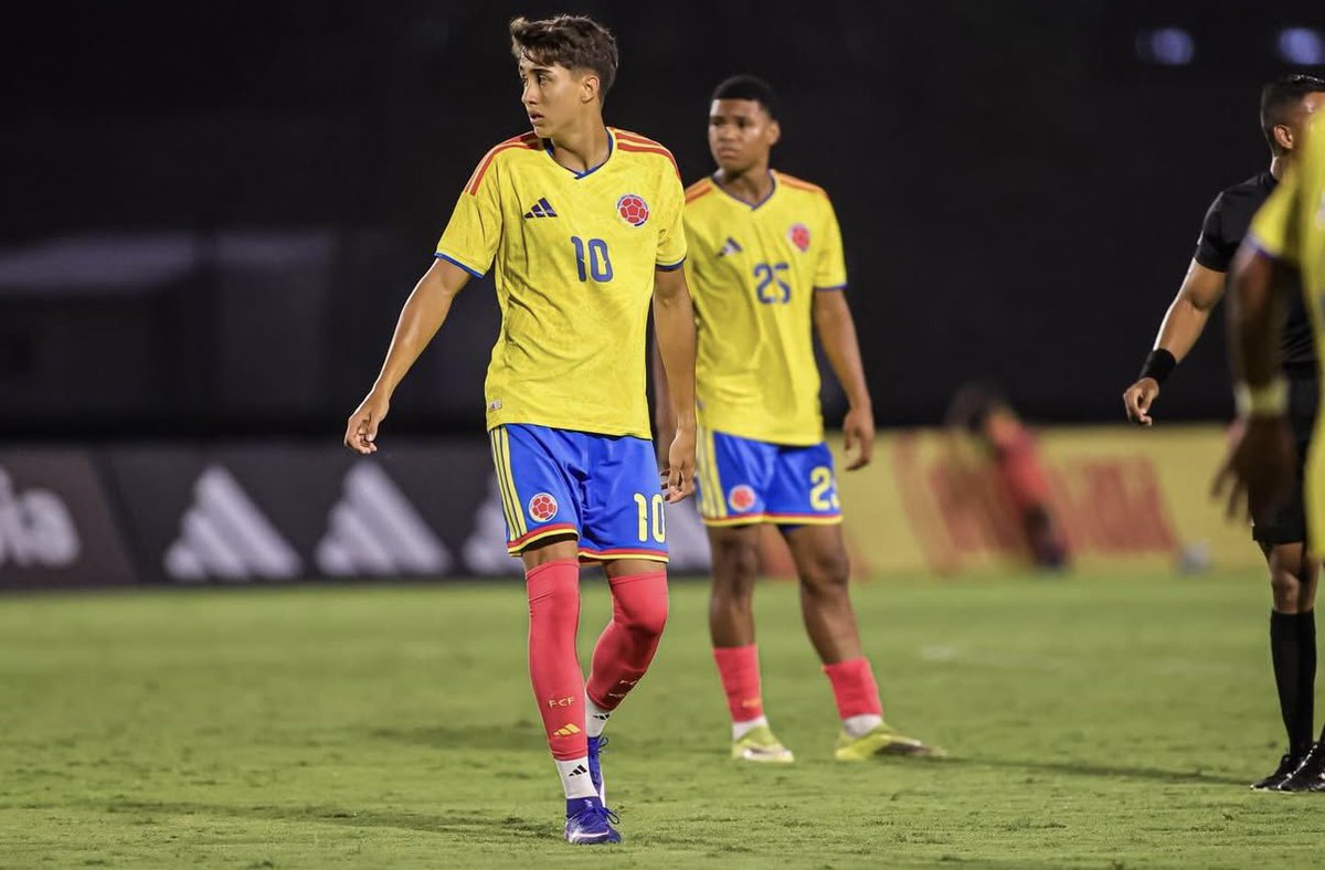 A Un Toque tweet media