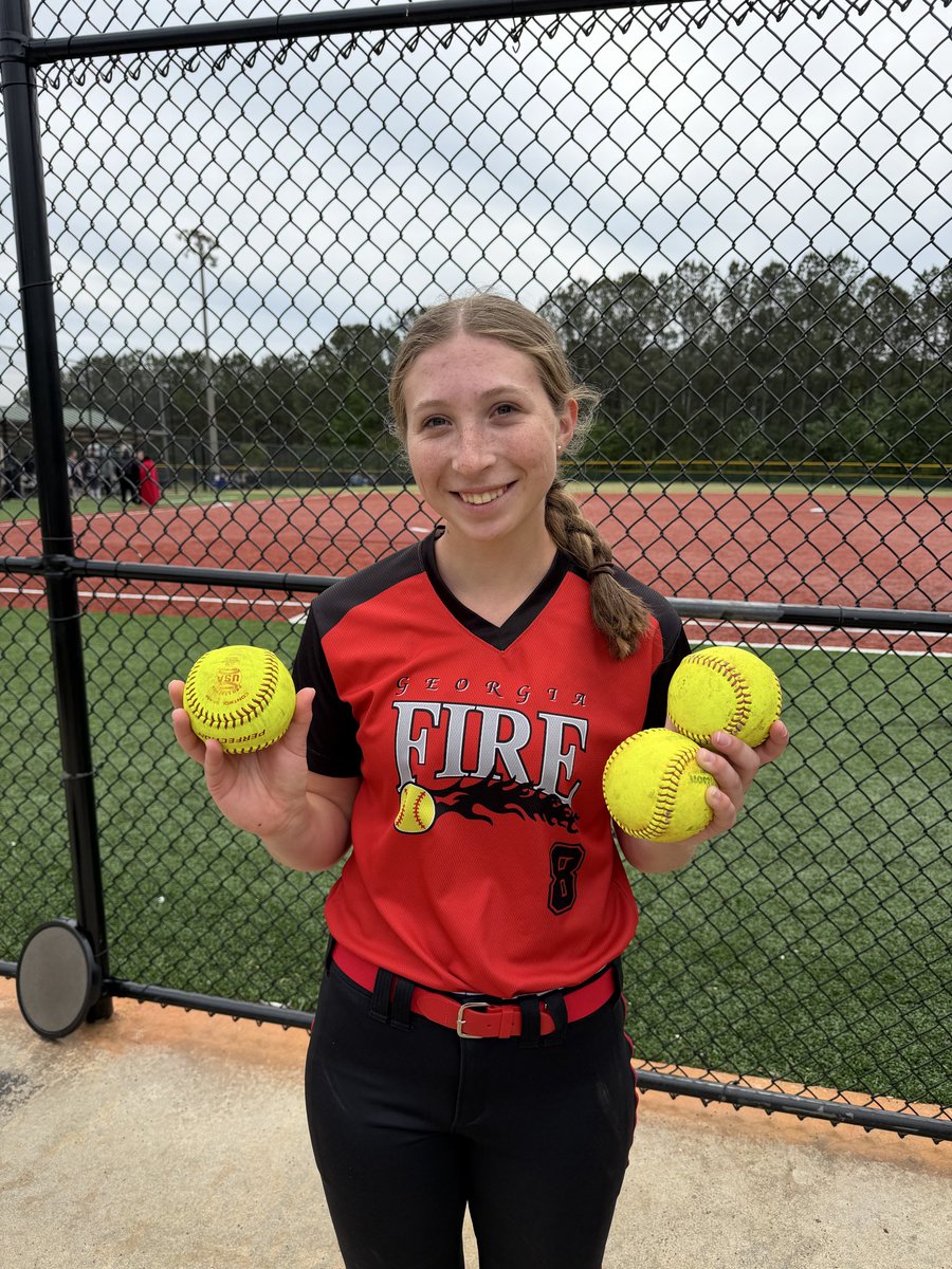 Have yourself a weekend #8! 
Amelit Hall (2028, Pace Academy) with 3 no doubter HR’s @ the Top Flight Queen of the Diamond. Kid hit .571 with 10 RBI for the weekend!!!