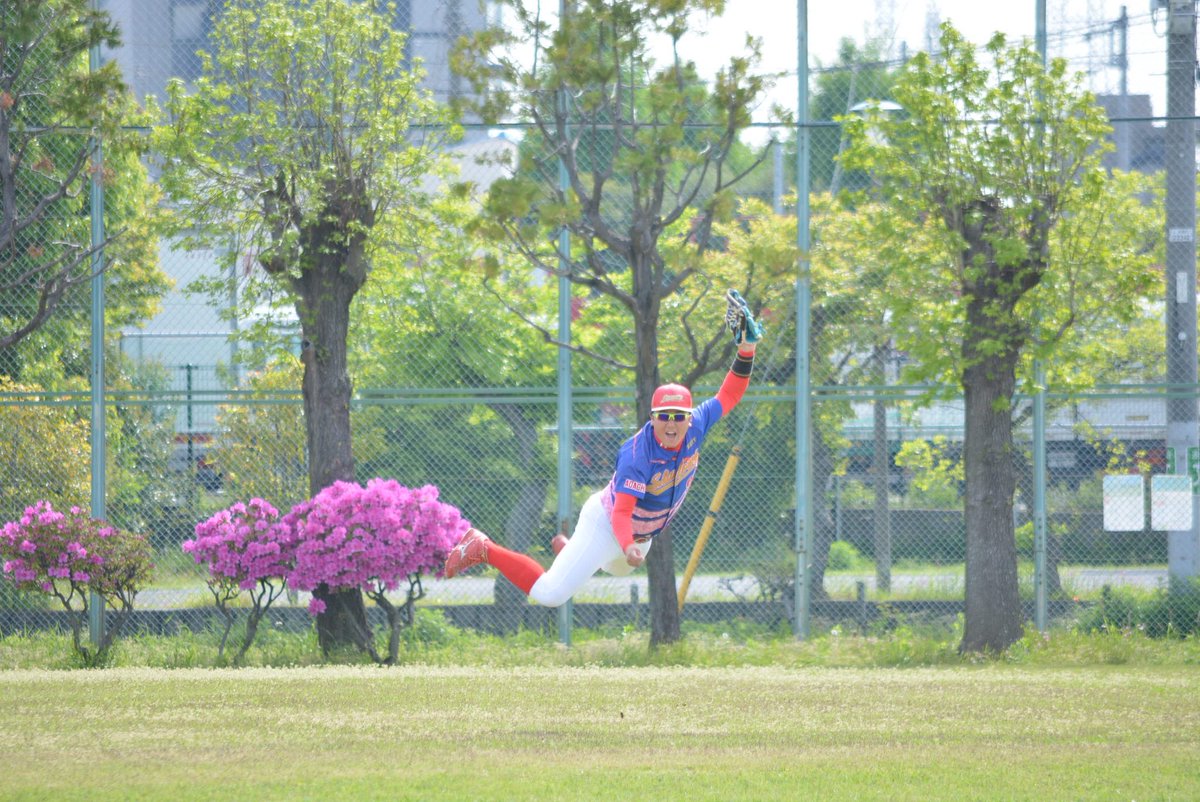 Ashadows1978's tweet photo. 4月20日
足立区民大会　準決勝
0-3  時間により6回打ち切り⚫️ 

足立区民大会　3位決定戦
9-2  4回コールド○

当たり前の事ですが、四死球、エラーが失点(得点)に直結する結果となりました😂

一旦、お疲れ様でした！

5月の東京都民大会、9月の足立区民大会に向けて仕切り直し！ https://t.co/ftqH5Yly89