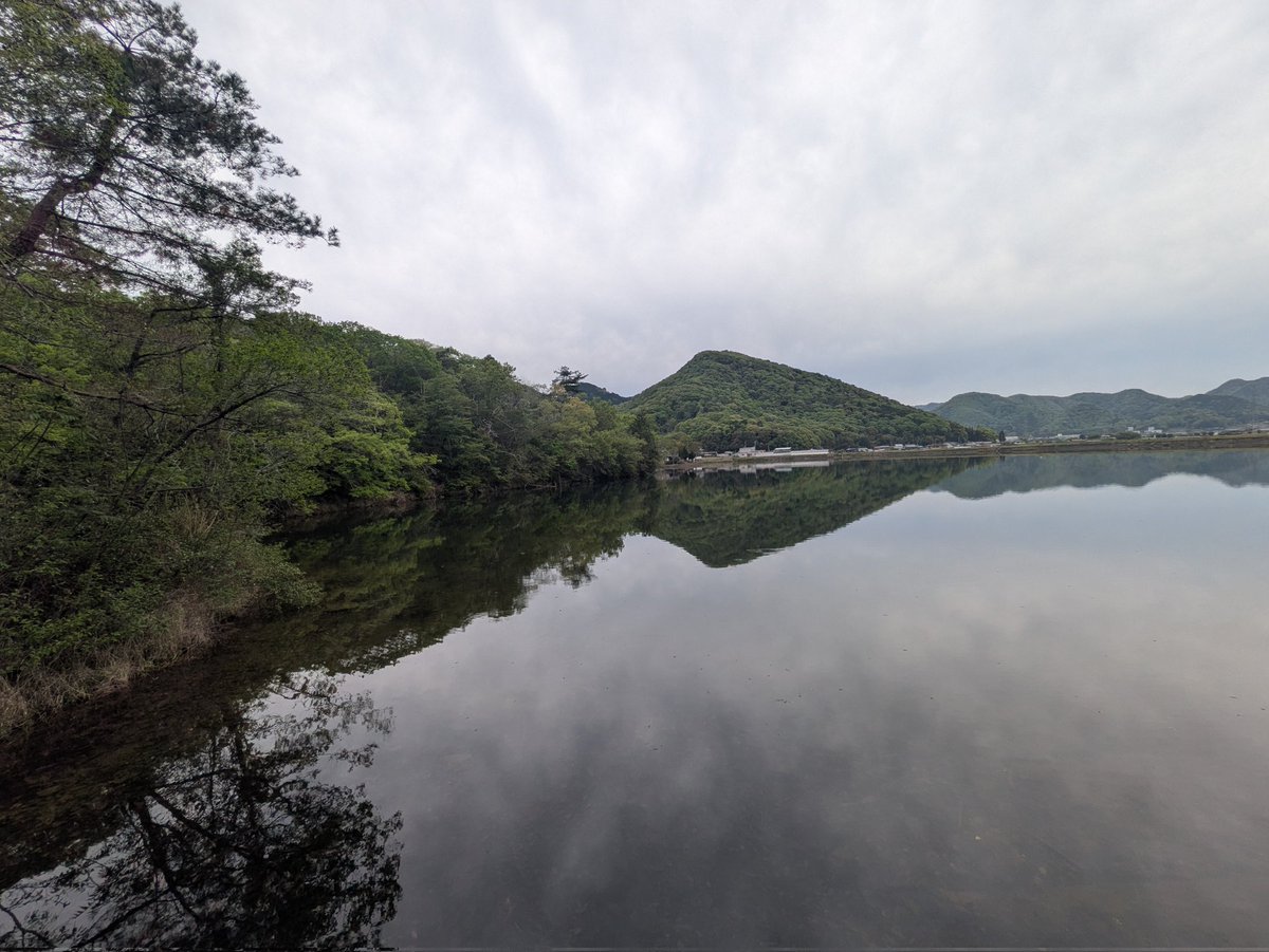 月曜日が始まった。

鳥取にいます。

昨日は買い物して美容院行って少し車を走らせて須濱神社に行って来た。

池をグルっと散歩してリフレッシュできました。

今日からまた一週間頑張りましょかい！

おはようございます。