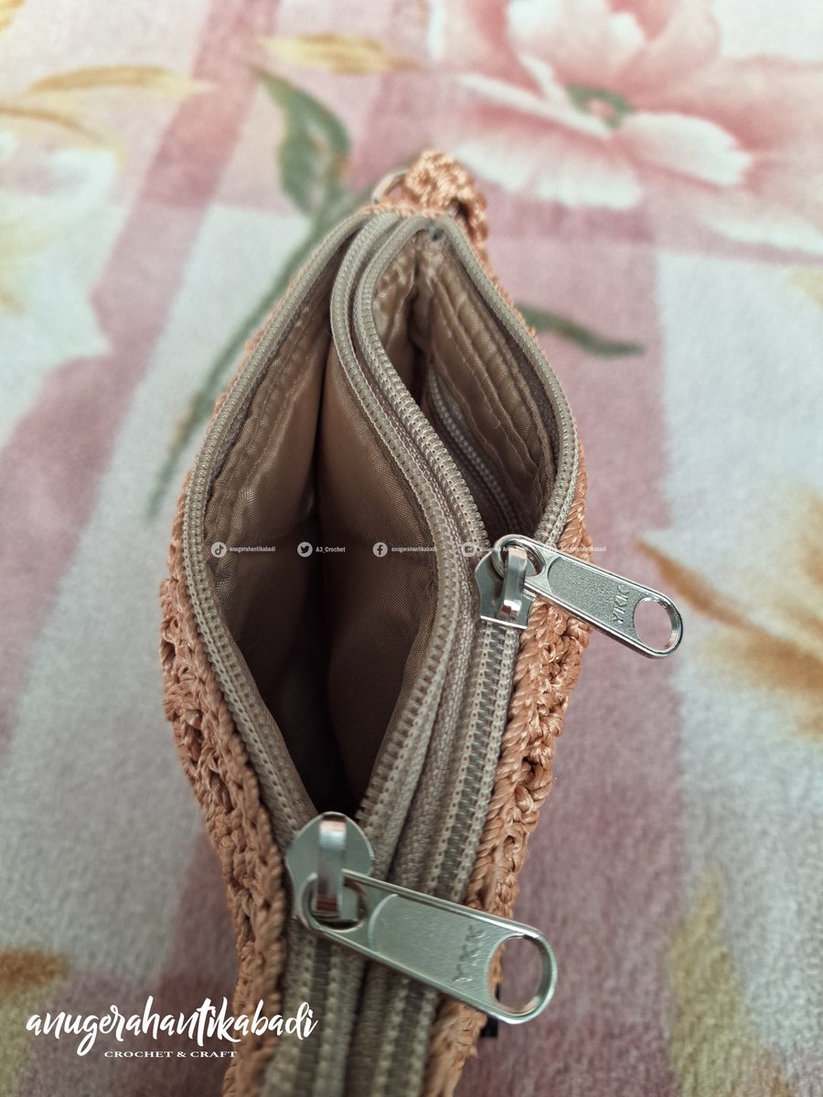 A3_Crochet's tweet photo. Alhamdulillah..
Dompet 2 Ritsleting
Makasih ya Bestie.. semoga awet & bermanfaat
Cusszz to Villa Mutiara Cikarang 1
Dim : 12x4x19cm
Mat : Polyester
#tasrajut
#dompetrajut
#tashprajut
#hporajut
#slimbagrajut
#handmade
#madebyorder
#anugerahantikabadi
#umkmindonesia https://t.co/HJnPJRFqwB