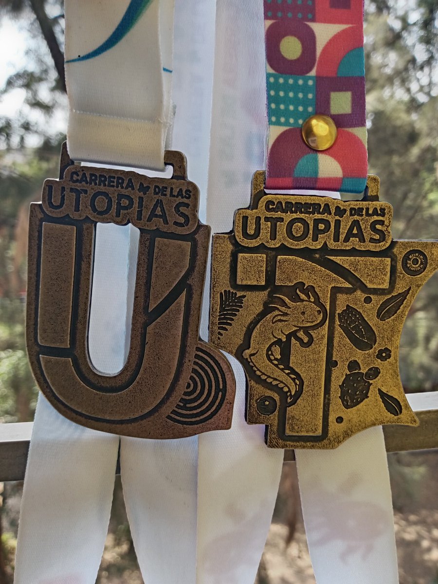 Luzzciernaga's tweet photo. En mis #KmsDomingueros corrimos la 2da. Carrera de las Utopías, me gustó la ruta, fue diferente y se disfruto, pásenla genial 😉.
#CorrerMeHaceBien🏃‍♀️♥️👟
#VanPorTiSiempre🤍
@ReyLoborebelion https://t.co/1CenA4NIHJ