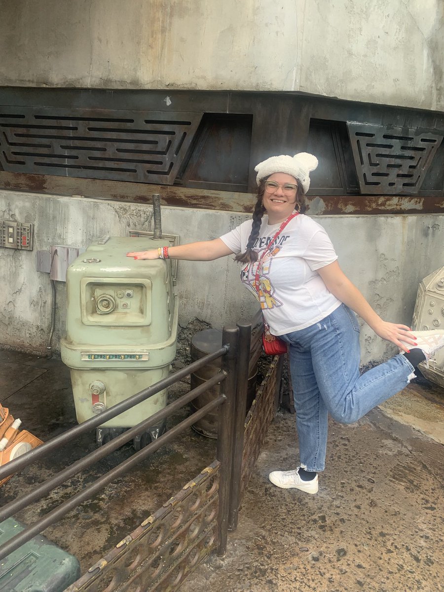 JESS BLART MAUL COP 👇👩 🪨 tweet media