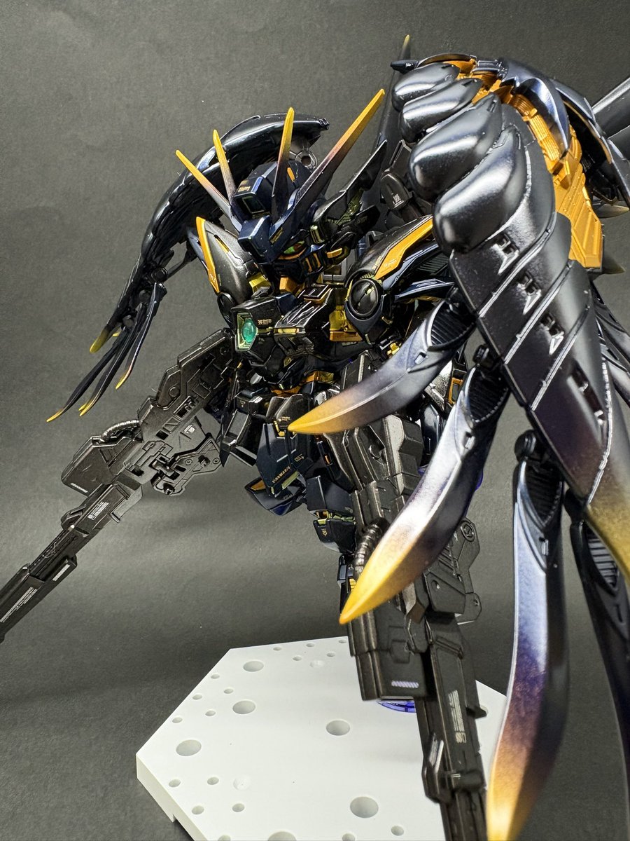 MGSDウイングガンダムゼロ EW完成したとです。 素組です・・
色を塗っただけとです。素組です・・
初めてのアナザーガンダムです。素組です・・
プリズムブルーブラックが好いとうとです。
素組です・・・
お羽に憧れがあったとです。素組です・・素組です・・素組です・・・

楽しかったw☺️ 次は😏