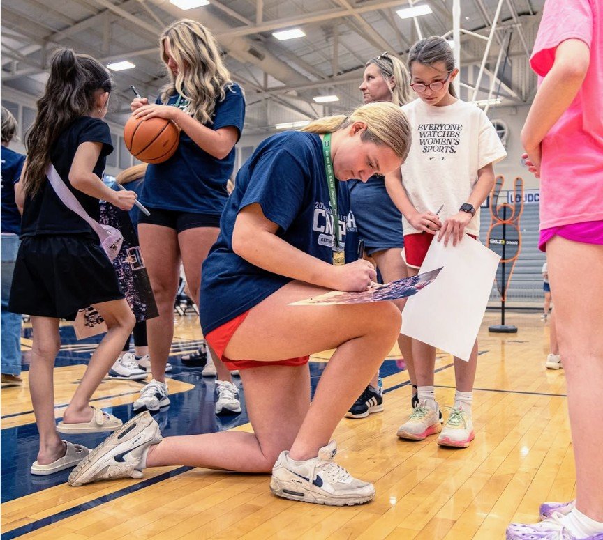 cpr91150's tweet image. Some pics of Celebration night! @ThorntonKaylah @mwthor22 @Chloerandall23 #celebrities