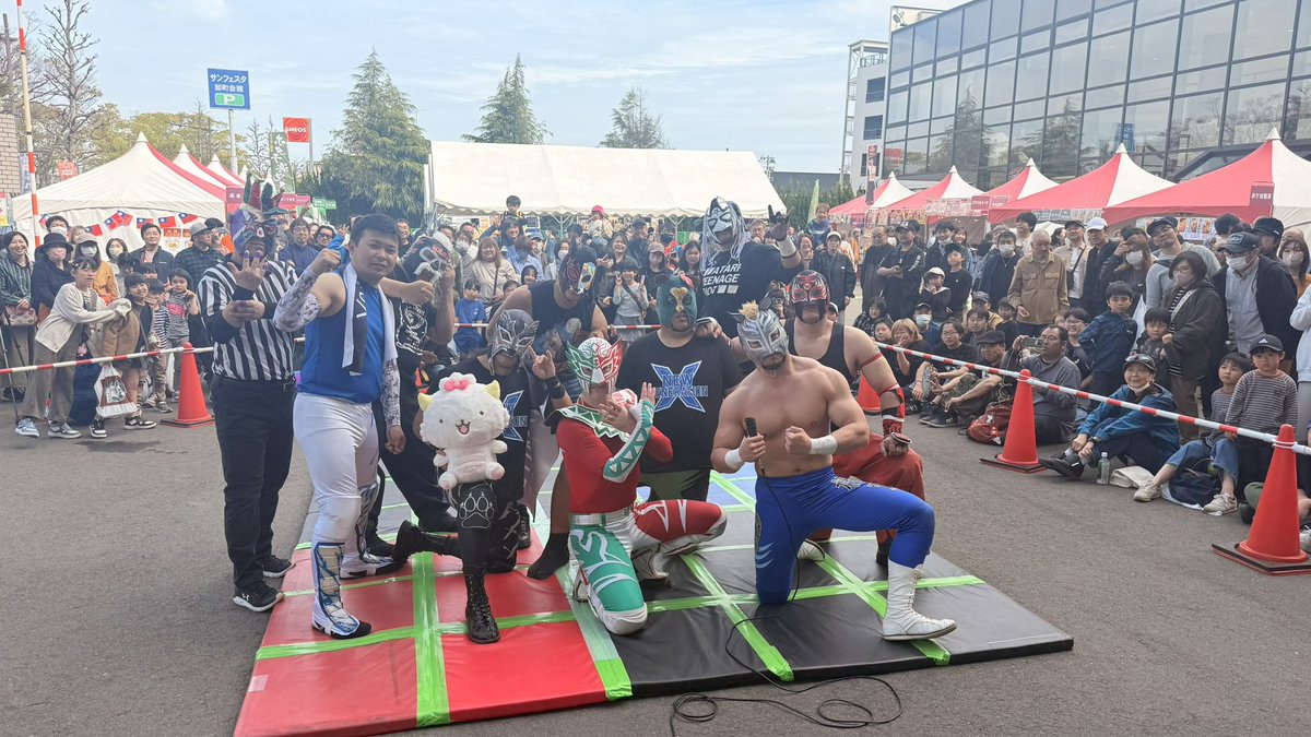 SSD presents卸町ストリートプロレス
ご来場いただきましたみなさまありがとうございました！
360度ぐるっとほぼ全部お客様！
100名はいたんじゃないかと！

音響&amp;リングアナ楽しかったです！