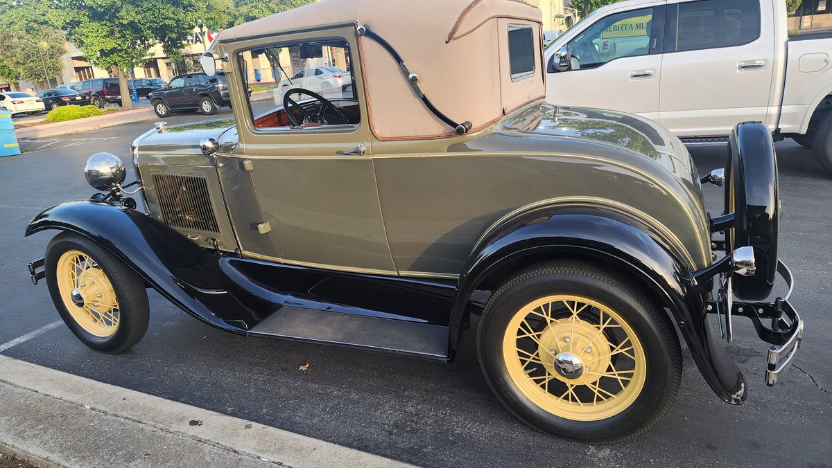 chrisperguidi's tweet image. #vintage #classic #car