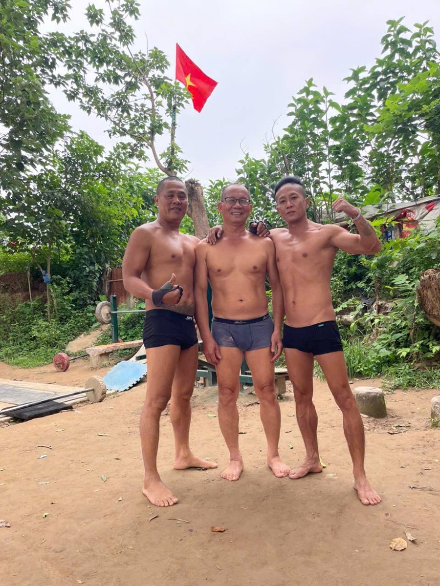Tắm Tiên Sông Hồng tweet media