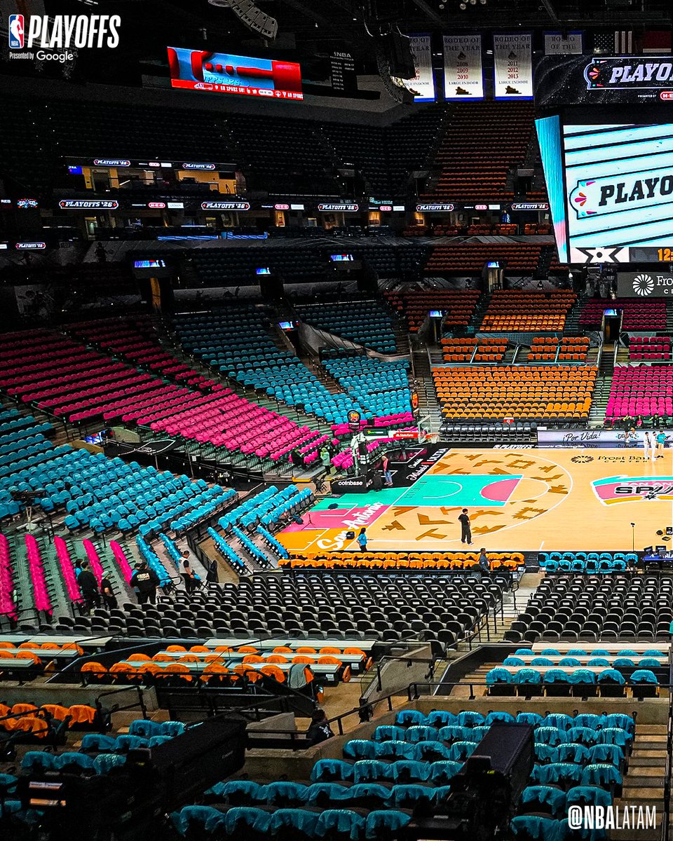 NBALatam's tweet image. ¡QUÉ BELLEZA!

Así luce el estadio de los Spurs para el estreno en los #NBAPlayoffs 😍