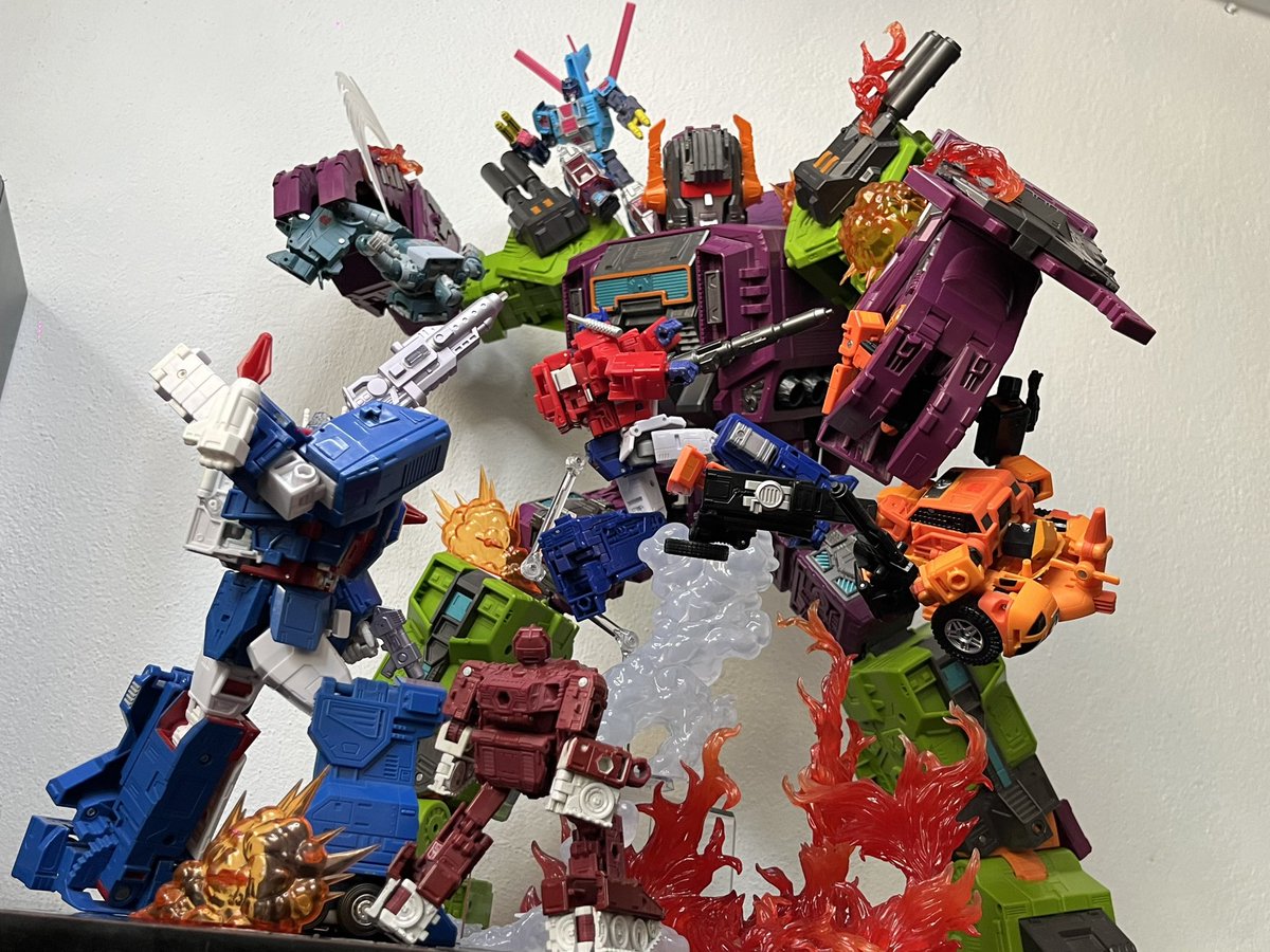 insomnioarchive's tweet image. Decepticon Scorponok 

#transformers #transformerscollection #toyphotography