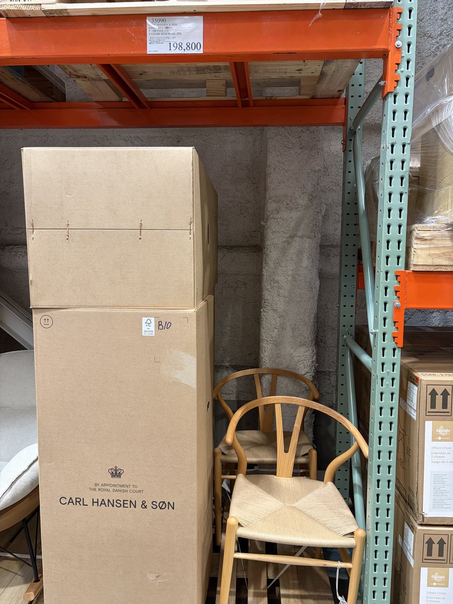 tez1101's tweet photo. コストコのyチェア入荷
去年より値上げされていた。
ビーチ材のオイル仕上げ2脚で198800円 https://t.co/tM6Z44dwuz