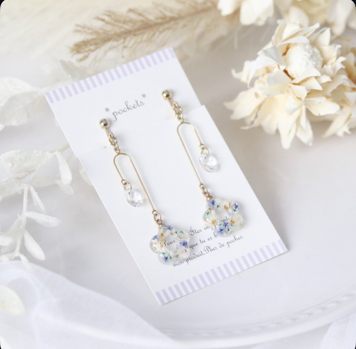 おはようございます！
春の訪れにピッタリなピアス。

今週も頑張るぞ～(*ˊ˘ˋ*)