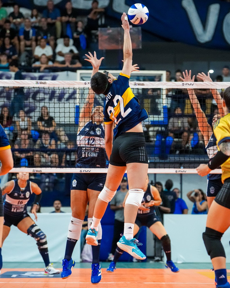 BocaVoley's tweet image. #LAF 🏐

¡𝗙𝗶𝗻𝗮𝗹 𝗱𝗲𝗹 1⃣° set!

Gimnasia LP 24 - #Boca 26

Intenso arranque de partido, las Guerreras pisan fuerte en el Poli y se llevan el primer punto de la noche por 0-1.

#DaleBoca 🔵🟡🔵